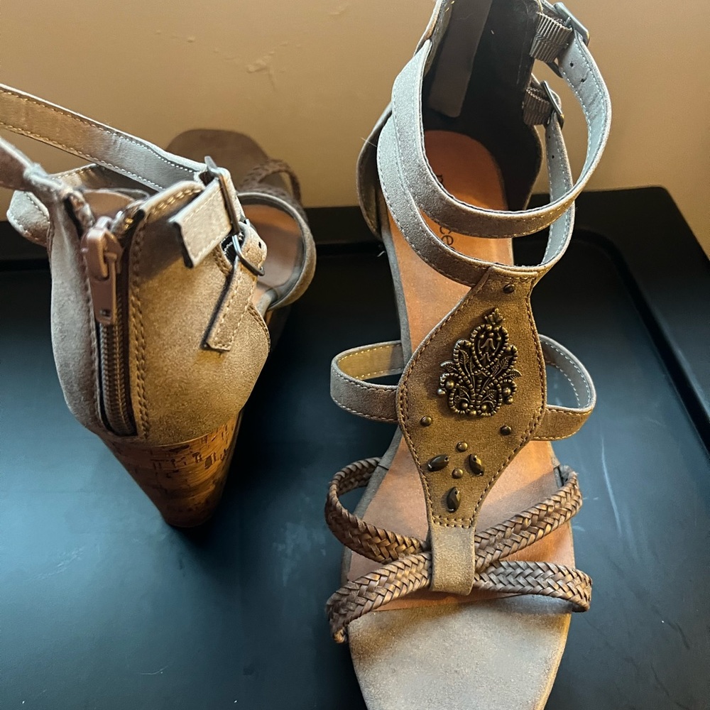 Wedge heel